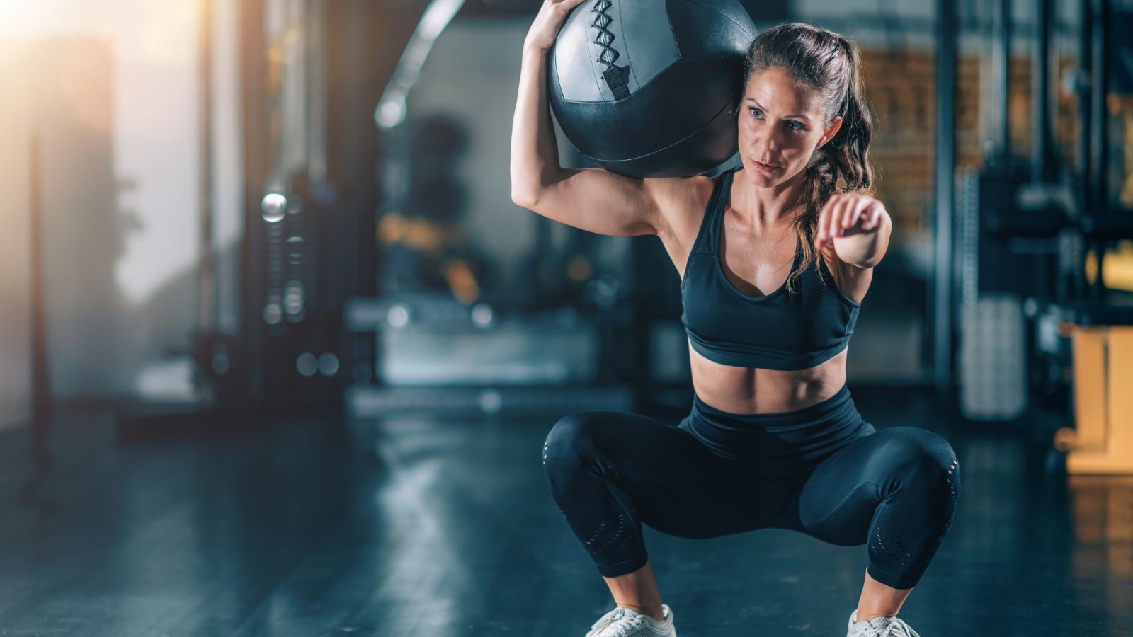 Resistance Training vs Strength Training: A Comprehensive Guide for Beginners